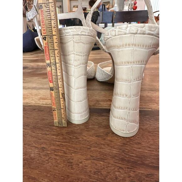 Vince Camuto Ivory Snake Embossed Leather Ankle Strap Heeled Sandal Size 10 - Picture 4 of 10